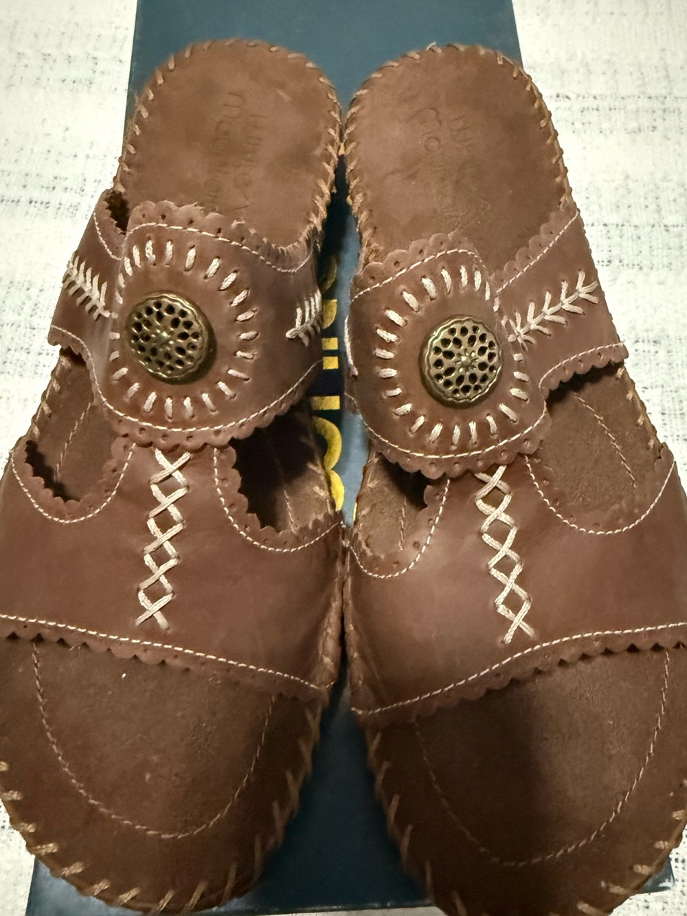 White Mountain Brown Leather Closed-Toe Sandals with Stitch Detailing